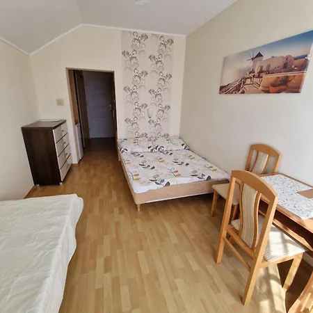 Roksana Konukevi 3*